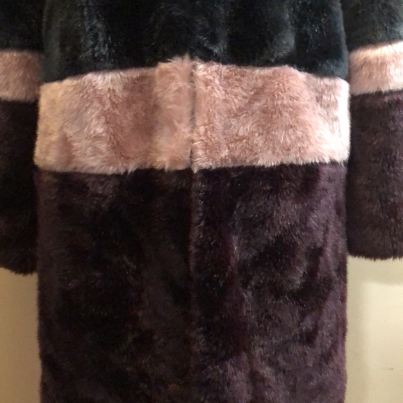 FAUX FUR COAT🌺FREE SHIPPING🌺 - Picture 3 of 11